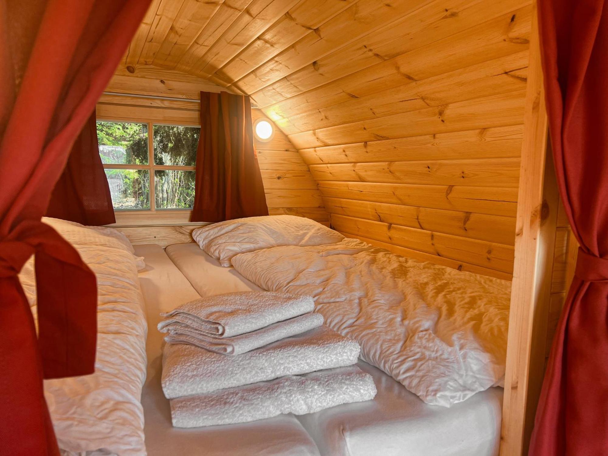 Wohnen im CampingCube direkt am Rhein Köln Exterior foto